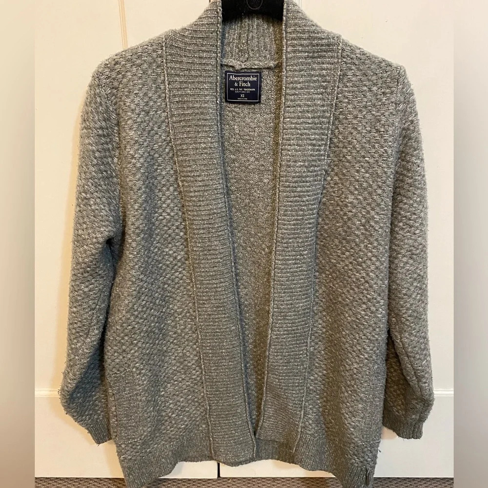 Abercrombie & Fitch Heather Gray Women's Cardigan
